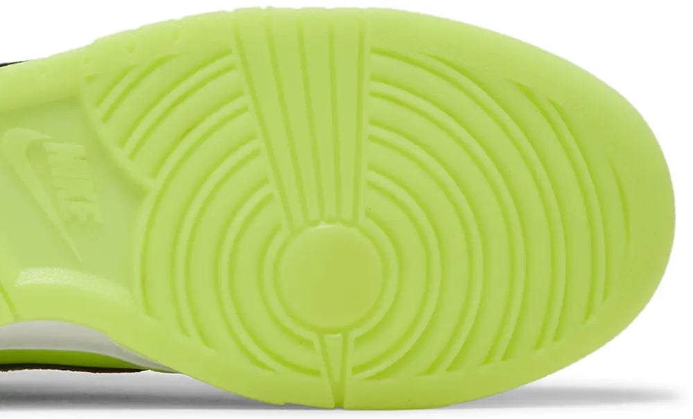 Dunk Low SE 'Volt'