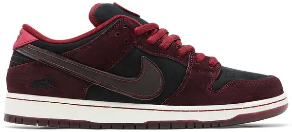 Nike SB Dunk Low Riot Skateshop