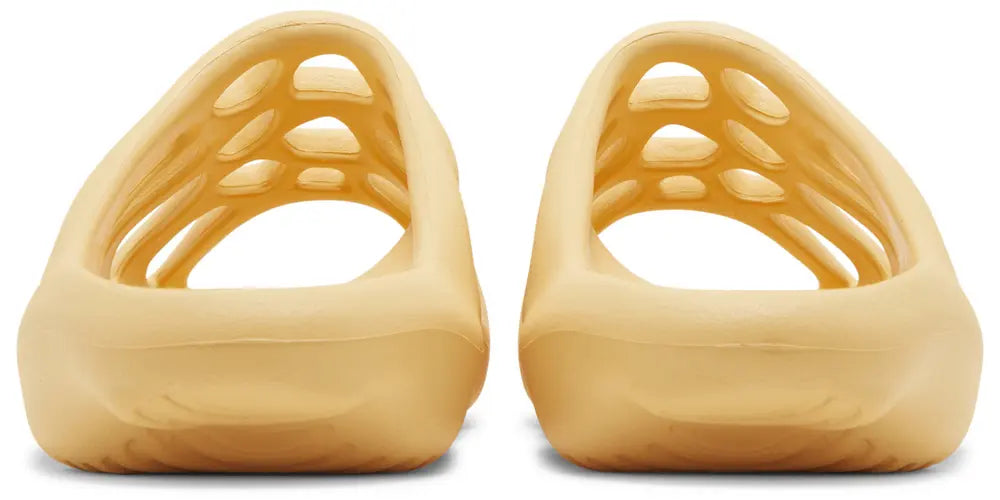 Yeezy 450 Slide 'Cream' 2023