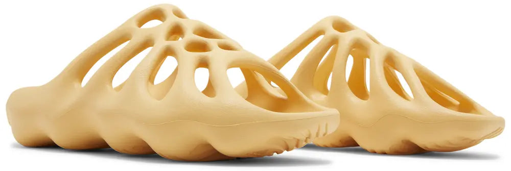 Yeezy 450 Slide 'Cream' 2023