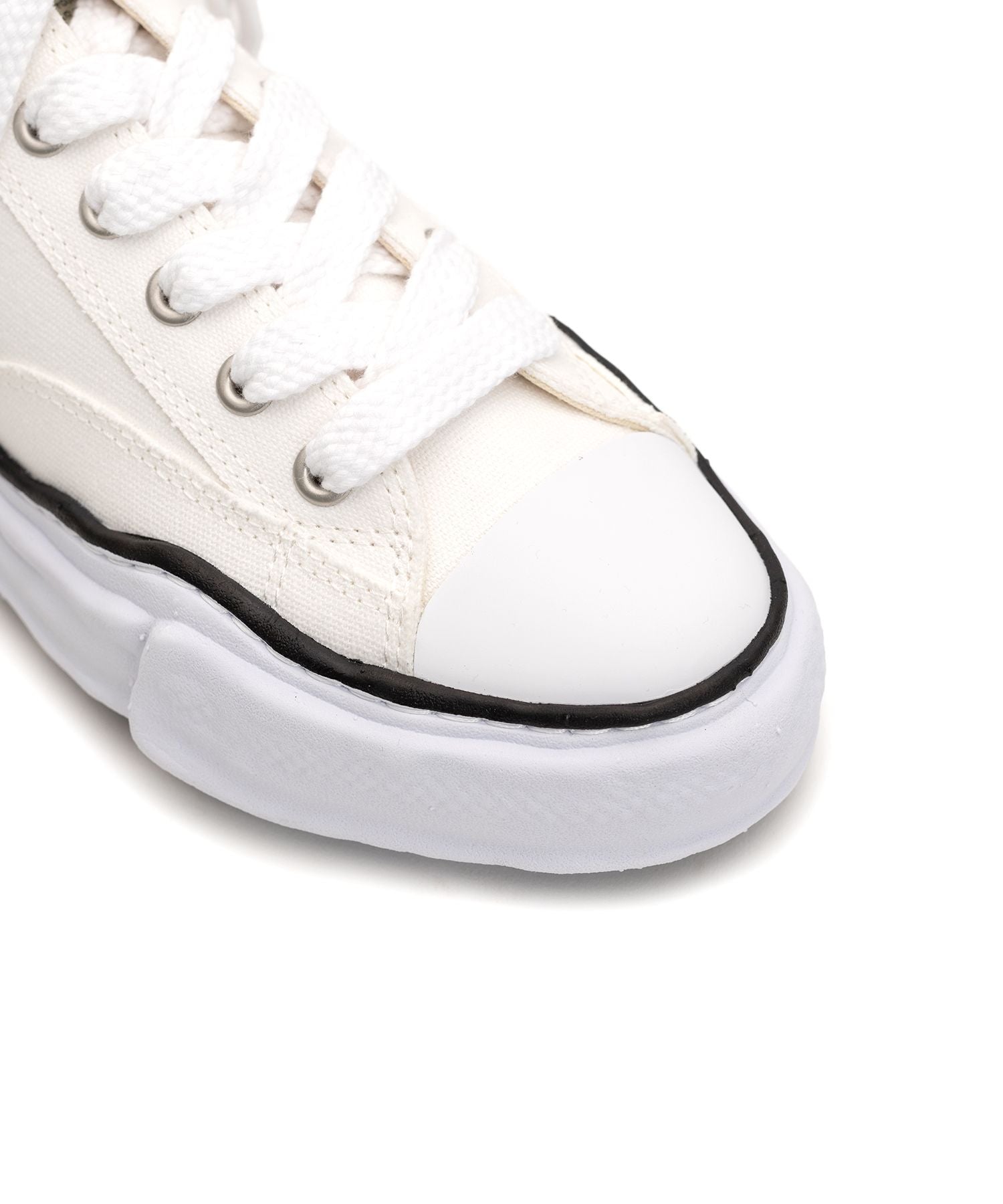 "PETERSON" OG Sole Canvas Low-top Sneaker - WHITE