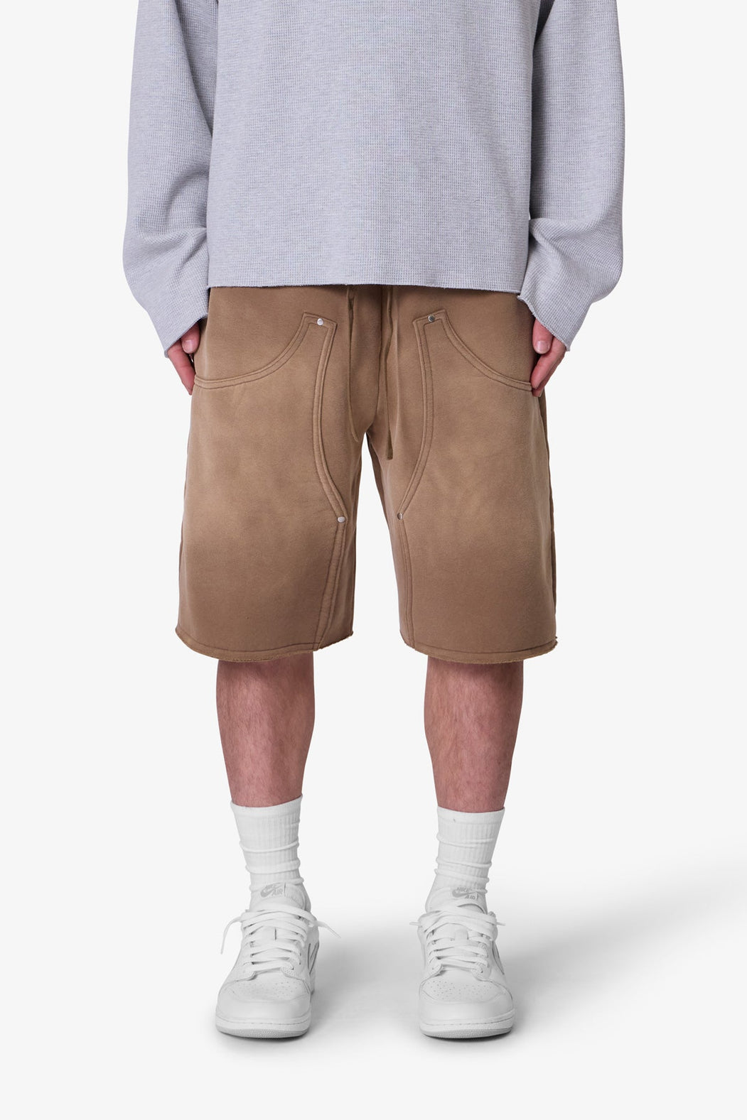 WEST DOUBLE KNEE SWEATSHORTS tan