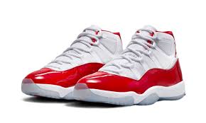 Jordan 11 Retro Cherry (2022)