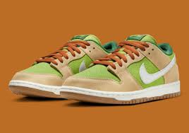 Nike SB Dunk Low Escargot