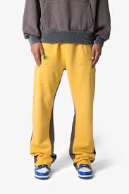 MNML Contrast Bootcut Sweatpants - YELLOW
