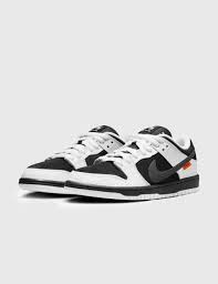 Nike SB Dunk Low TIGHTBOOTH