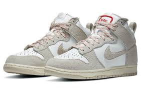 Nike Dunk High Notre Light Orewood Brown