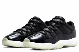 Jordan 11 Retro Low 72-10