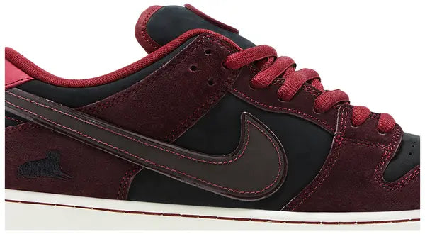 Nike SB Dunk Low Riot Skateshop