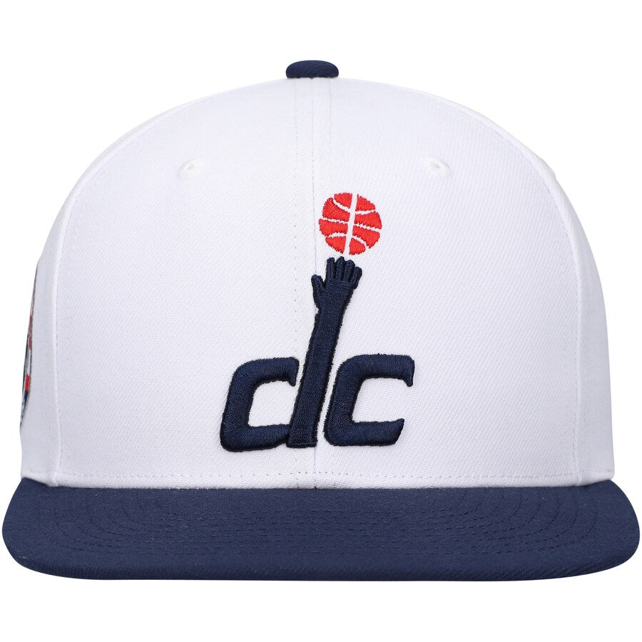 Men's Mitchell & Ness White Washington Wizards Side Core 2.0 Snapback Hat