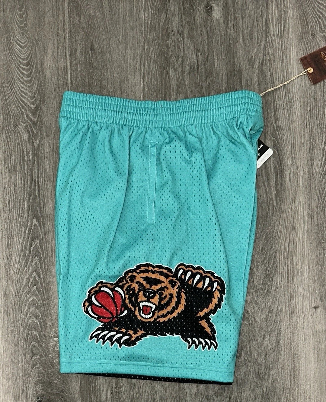 Mitchell & Ness Mens NBA Road Swingman Shorts Grizzlies 96-97,